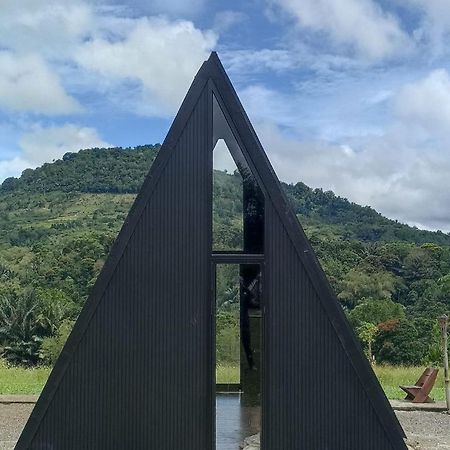 Wawowow Hotel Tomohon Kültér fotó