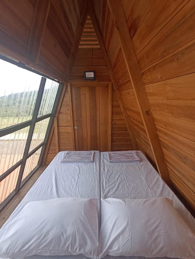 Wawowow Hotel Tomohon Kültér fotó