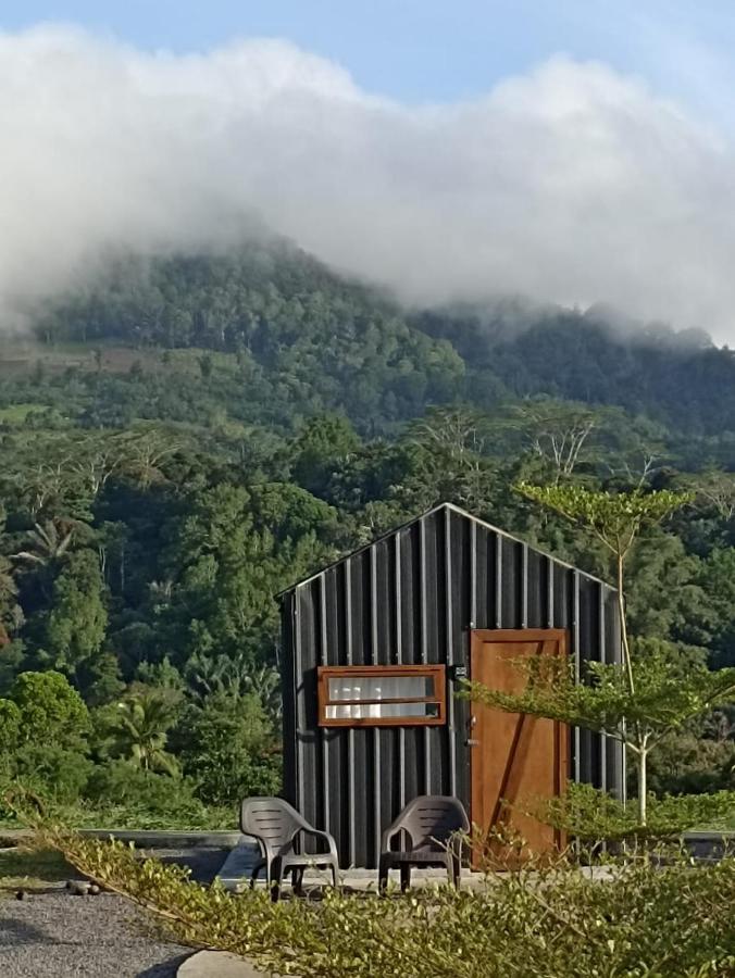 Wawowow Hotel Tomohon Kültér fotó
