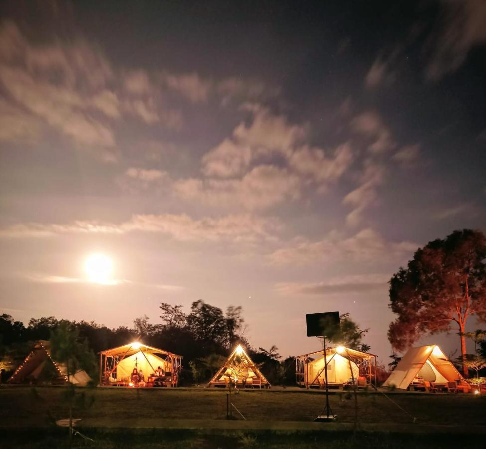 Wawowow Hotel Tomohon Kültér fotó