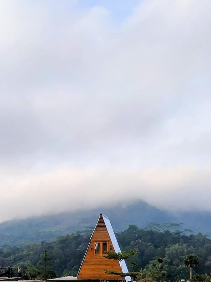 Wawowow Hotel Tomohon Kültér fotó