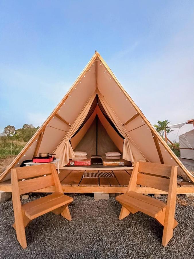 Wawowow Hotel Tomohon Kültér fotó