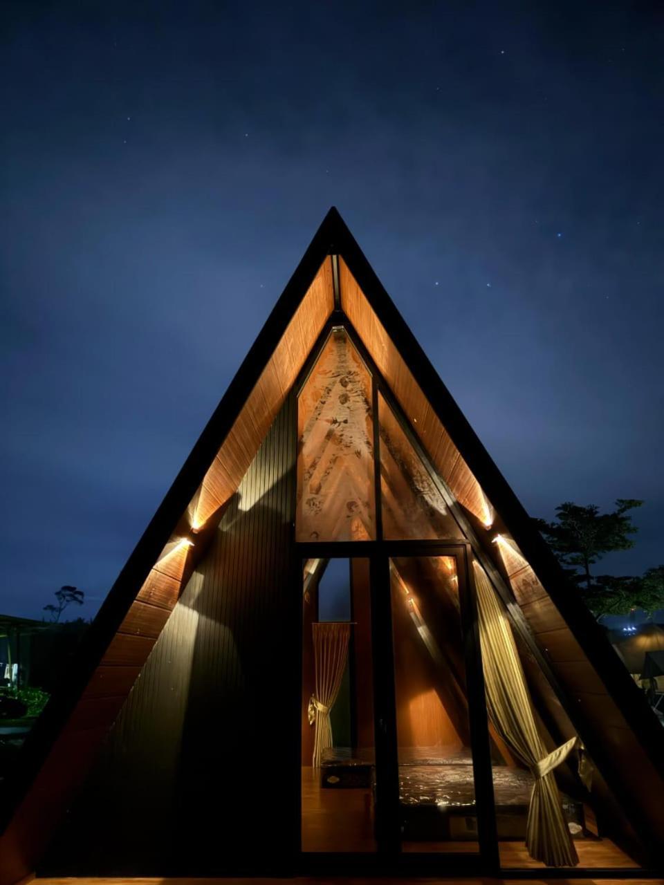 Wawowow Hotel Tomohon Kültér fotó
