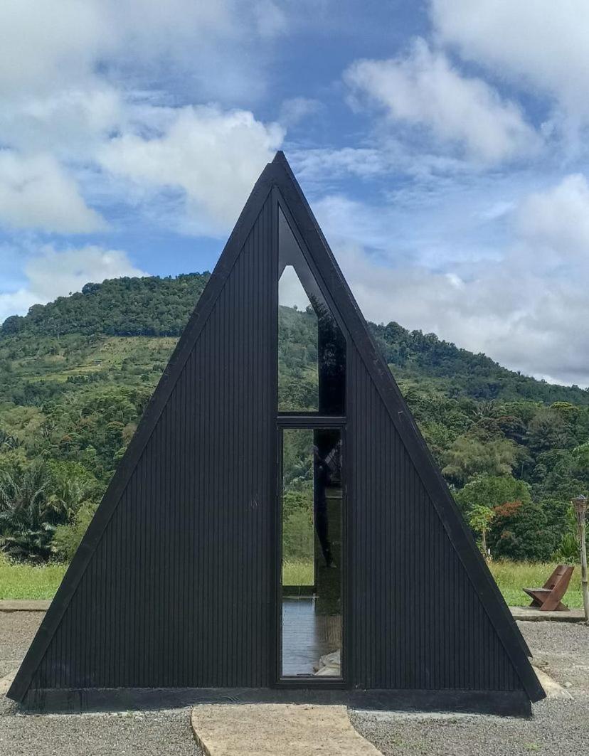 Wawowow Hotel Tomohon Kültér fotó